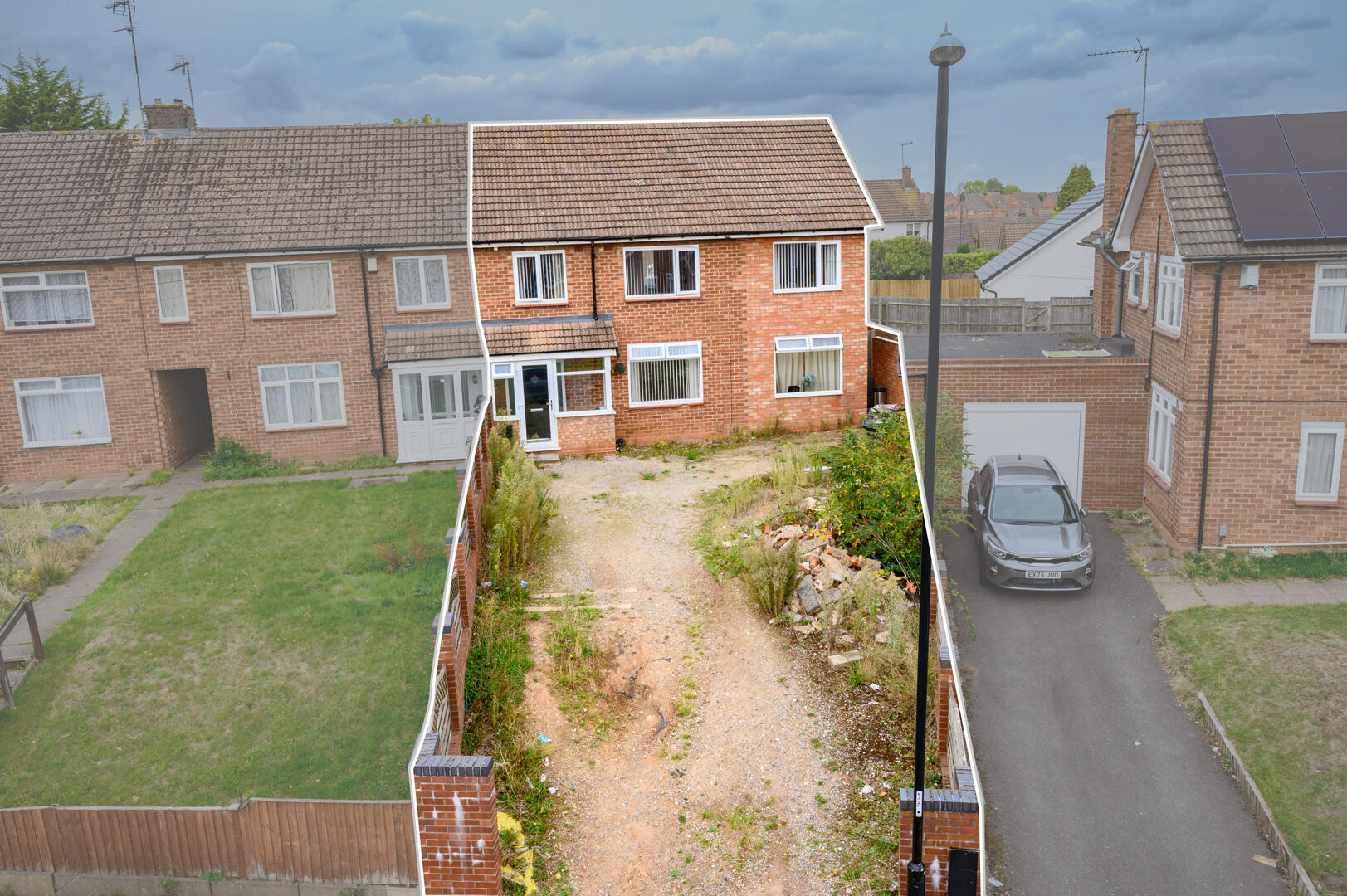 The Barley Lea, CV3 – No Onwards Chain – Unique Property, Extended with Four Double Bedrooms & Self Contained Annex